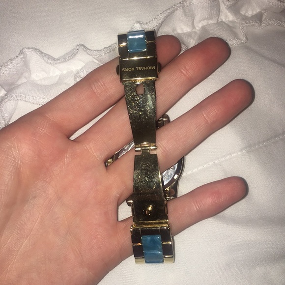 Michael Kors Watch - Picture 6 of 8